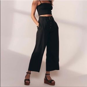 A&F / Wide Leg Belted Pants